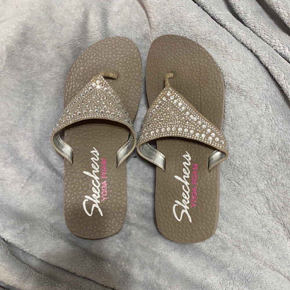 Sketchers yoga sandals